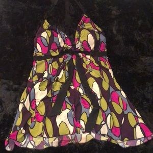 Perfect condition. Never worn. Flattering fit.